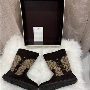 Coach Women's Black and Tan Winter Boots